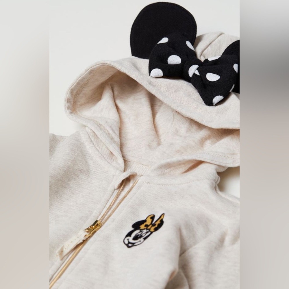 3T Disney Junior Minnie Mouse Sweater with Hood.